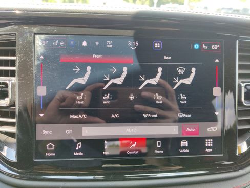 Used 2023 Dodge Durango GT image 37