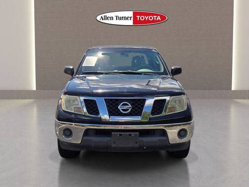 Used 2011 Nissan Frontier SV RWD image 4
