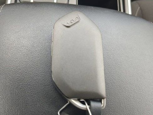 Used 2025 Kia Sorento LX FWD image 27
