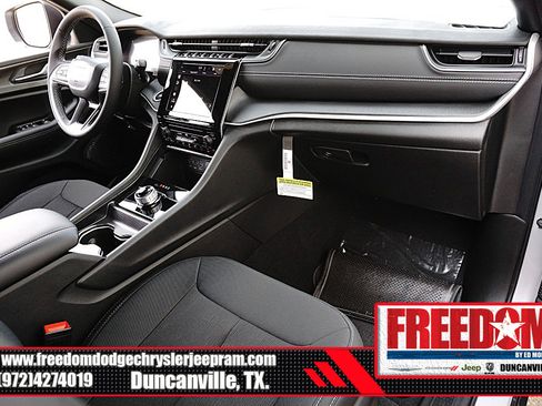 New 2025 Jeep Grand Cherokee Laredo X image 12