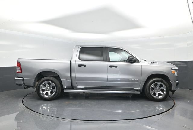 Used 2023 RAM 1500 Big Horn AWD/4WD image 3