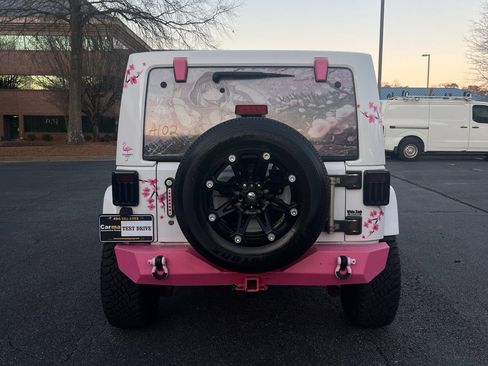 Used 2013 Jeep Wrangler Unlimited Sahara w/ Connectivity Group image 40