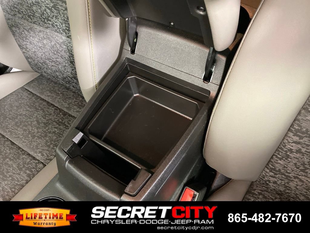 Used 2024 Chevrolet Colorado ZR2 AWD/4WD image 24