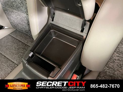 Used 2024 Chevrolet Colorado ZR2 AWD/4WD image 24