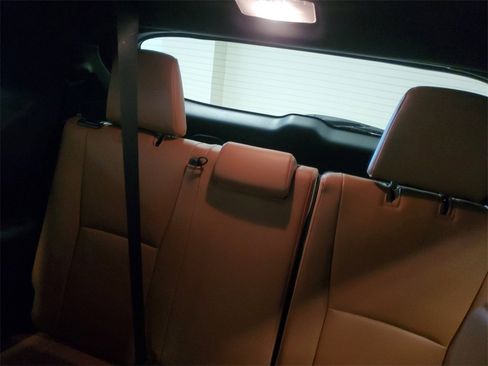 Certified 2021 Toyota Highlander Platinum image 13