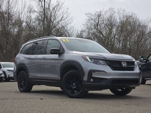 Used 2022 Honda Pilot TrailSport image 2