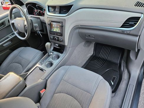 Used 2014 Chevrolet Traverse LS image 17