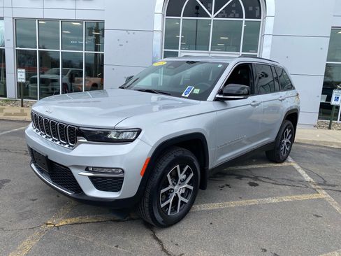 Used 2025 Jeep Grand Cherokee Limited AWD/4WD image 1