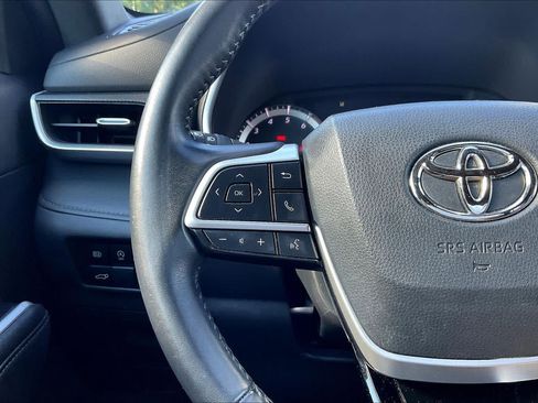 Used 2024 Toyota Highlander XSE FWD image 24