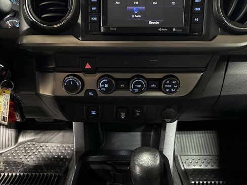 Used 2019 Toyota Tacoma SR5 AWD/4WD image 21