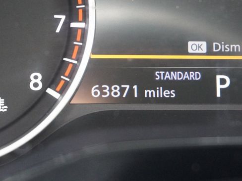 Used 2022 Nissan Pathfinder SL w/ SL Black Package image 3