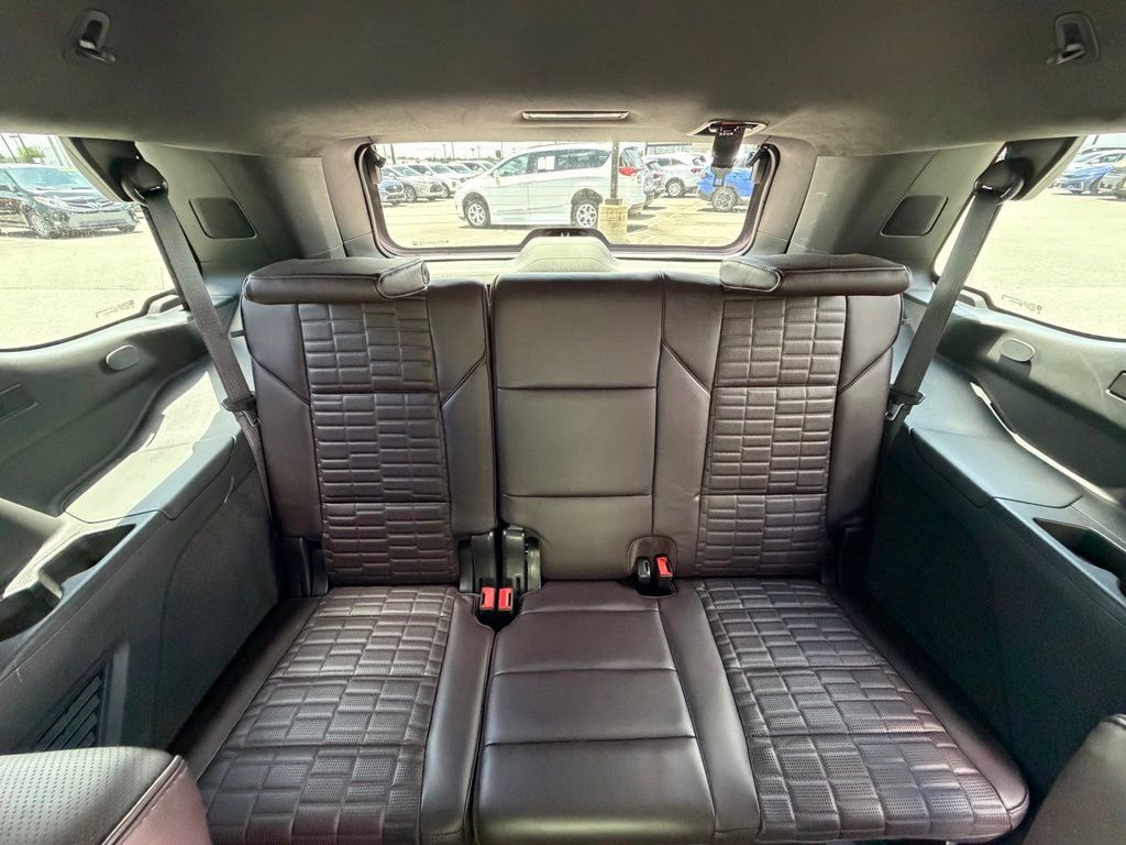 Used 2021 Cadillac Escalade Sport Platinum AWD/4WD image 28