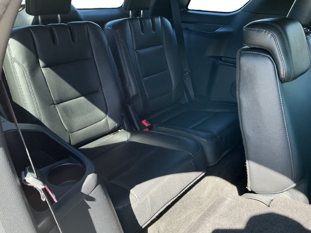 Used 2017 Ford Explorer XLT w/ Equipment Group 202A FWD image 29