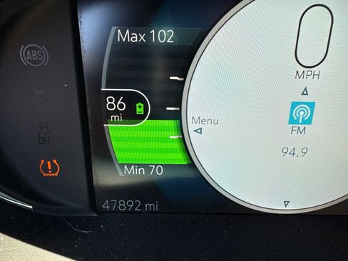Used 2019 Chevrolet Bolt LT FWD image 13