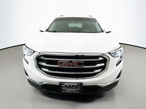 Used 2021 GMC Terrain SLT image 2