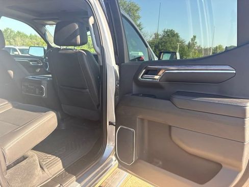 Used 2024 Chevrolet Silverado 1500 LTZ AWD/4WD image 19