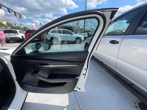 Used 2024 MAZDA MAZDA3 s FWD image 16