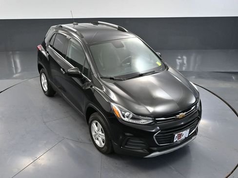 Used 2020 Chevrolet Trax LT w/ LT Convenience Package AWD/4WD image 50