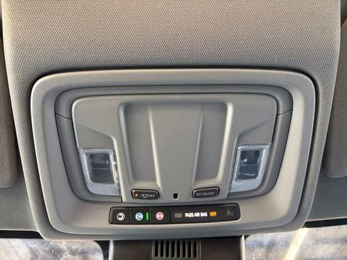 Used 2024 GMC Sierra 1500 SLT AWD/4WD image 12