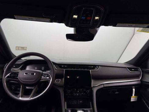 New 2025 Jeep Grand Cherokee L Overland image 23