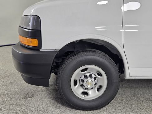 New 2026 Chevrolet Express 2500 w/ Communications Package RWD image 9