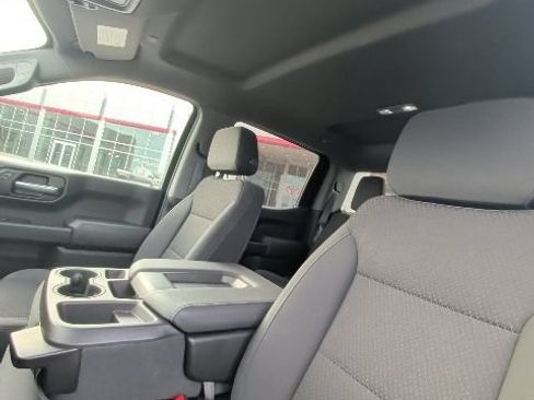 Used 2021 Chevrolet Silverado 1500 Custom Trail Boss AWD/4WD image 12