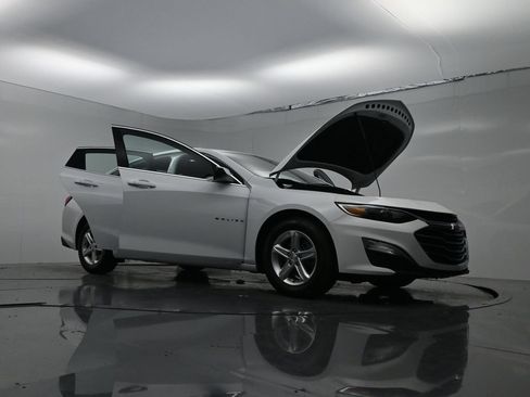 Used 2025 Chevrolet Malibu LS FWD image 28