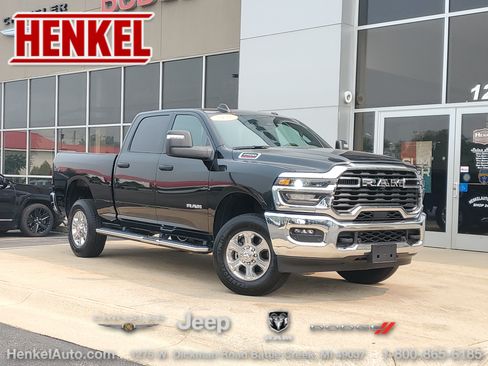 Used 2026 RAM 2500 Big Horn AWD/4WD image 1