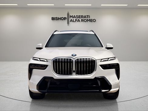 Used 2025 BMW X7 xDrive40i w/ M Sport Package AWD/4WD image 2