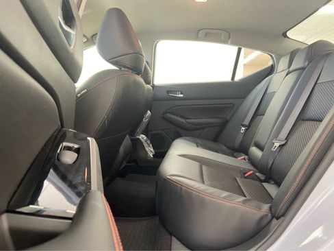 Used 2024 Nissan Altima 2.5 SR image 12