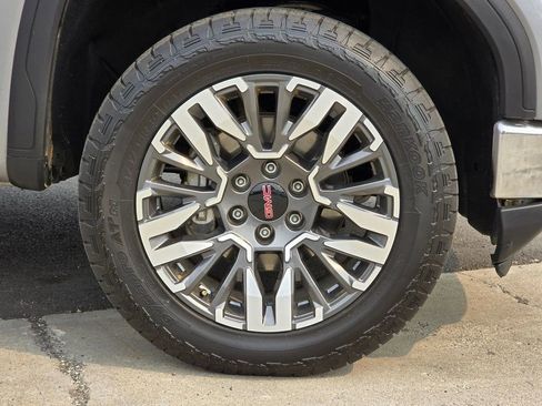 Used 2023 GMC Sierra 1500 SLE w/ Enhanced Capability Package AWD/4WD image 9