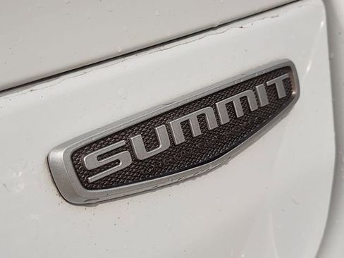 Used 2024 Jeep Grand Cherokee Summit AWD/4WD image 7
