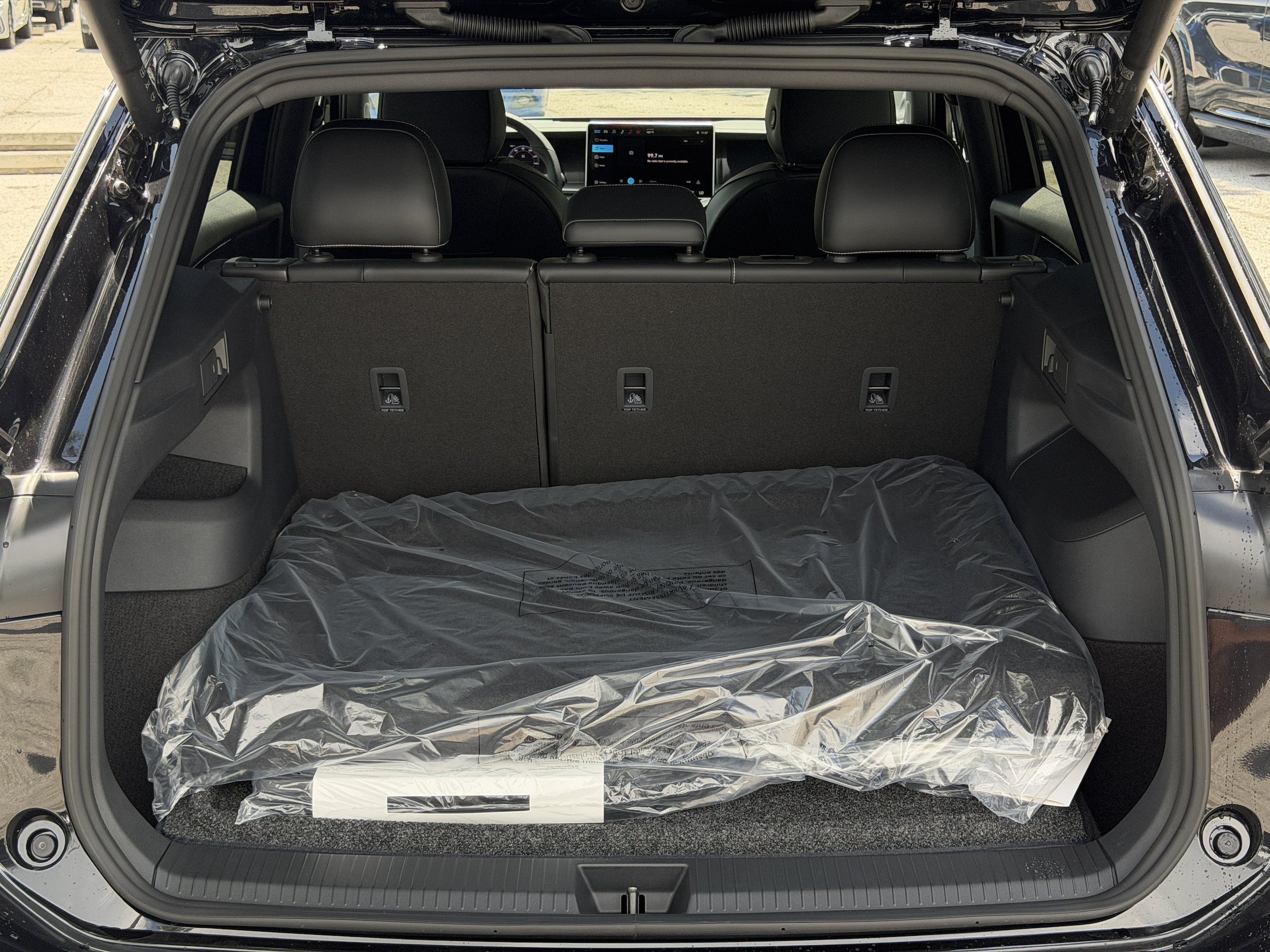 New 2026 Volkswagen Tiguan SE R-Line FWD image 11