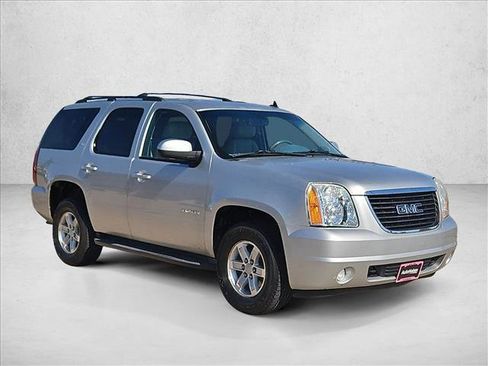 Used 2011 GMC Yukon SLT w/ SLT-2 Equipment Package AWD/4WD image 9