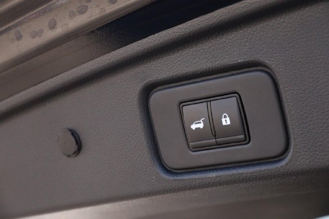 Certified 2025 Nissan Pathfinder SL FWD image 8
