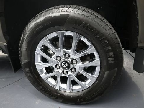 Used 2026 Toyota Tacoma Limited AWD/4WD image 6