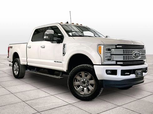 Used 2019 Ford F350 Platinum w/ Platinum Ultimate Package AWD/4WD image 3