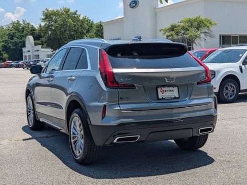 Used 2025 Cadillac XT4 Premium Luxury FWD image 5