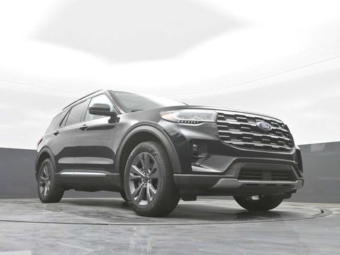 Used 2025 Ford Explorer Active w/ Active Comfort Package AWD/4WD image 21