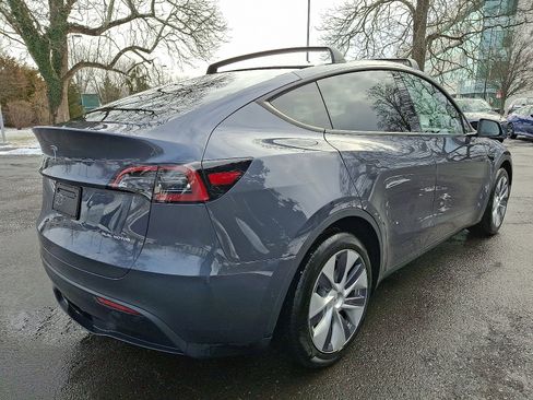 Used 2022 Tesla Model Y Long Range image 6