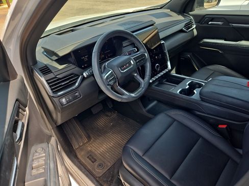 Used 2024 GMC Acadia Elevation w/ Black Edition FWD image 12