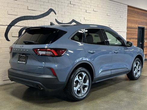 Used 2025 Ford Escape ST-Line AWD/4WD image 3