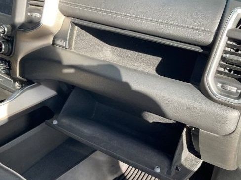 Used 2019 RAM 1500 Laramie AWD/4WD image 34