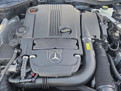 Used 2014 Mercedes-Benz SLK 250 image 21