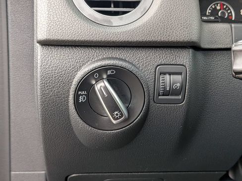 Used 2015 Volkswagen Tiguan SEL FWD image 17