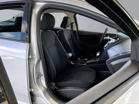 Used 2017 Ford Focus SE FWD image 24