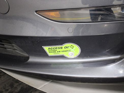 Used 2022 Tesla Model 3 Long Range AWD/4WD image 3