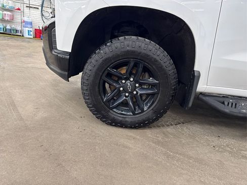 Used 2019 Chevrolet Silverado 1500 Custom Trail Boss w/ Custom Convenience Package image 11