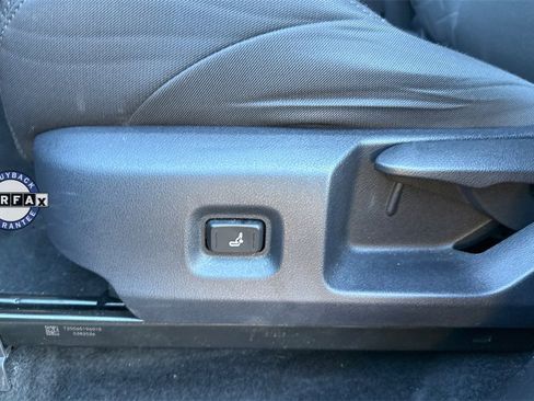 Used 2025 Toyota Tacoma SR image 17