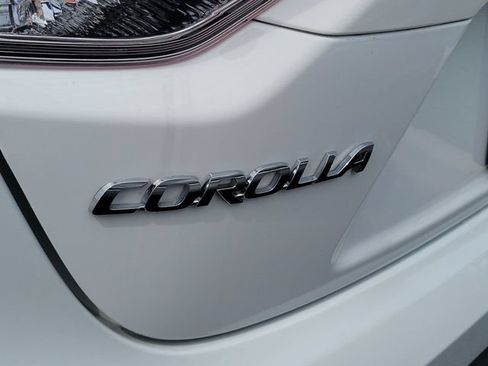 Used 2025 Toyota Corolla LE FWD image 5